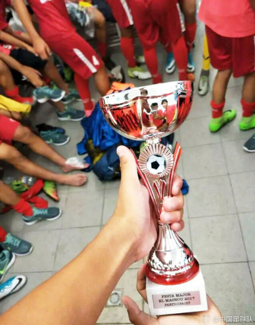 中国U14西班牙拉练收官 杯赛2胜3平不败夺冠