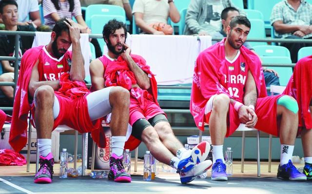 伊朗主帅:不解为什么会输 之前赢太多非好事