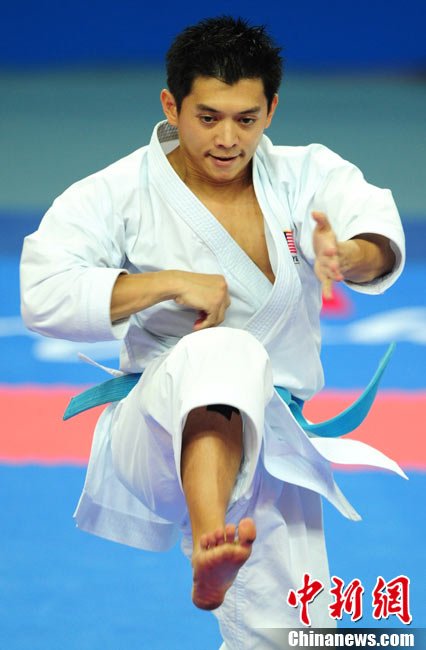 日本选手夺得亚运空手道女子个人型金牌