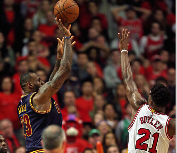 詹皇3次压哨绝杀平乔丹 成10年最强关键先生