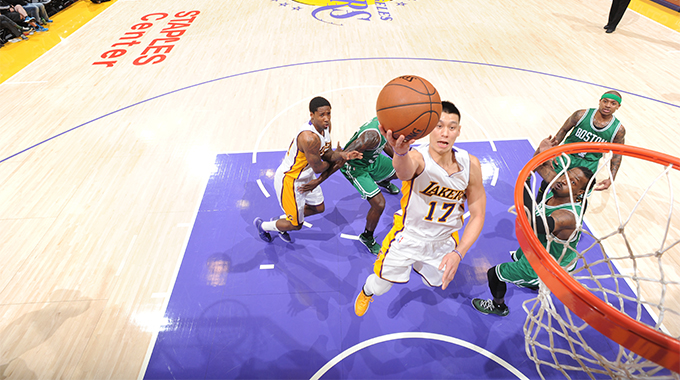 林疯狂!单节轰12分 怒吼+激情撞胸多久没见_体