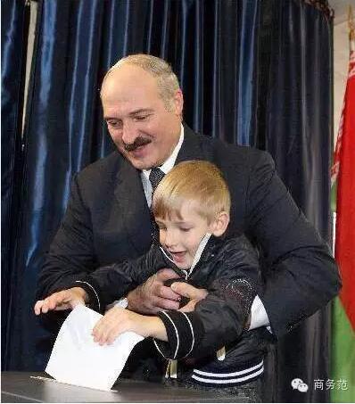 总统老爹当冰球陪练 白俄罗斯小王子苏遍宇宙