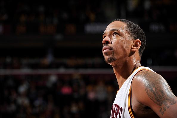 前方揭秘乐福欧文遭弃用 詹姆斯:我不管他们