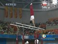视频：体操男团决战 韩国选手申燮双杠失误多