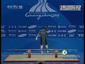 视频：举重赛场朱马耶夫第三举147公斤失败