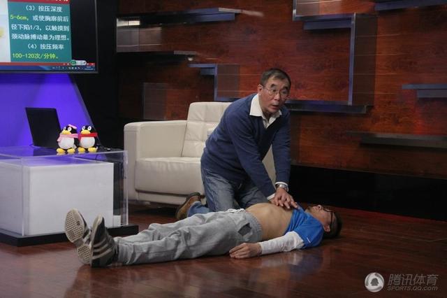 专家教你做心肺复苏 跑友需有常规急救常识