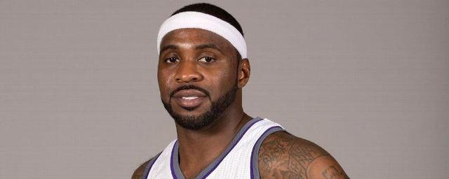 劳森无故错过航班激怒国王 首发位置又悬乎了