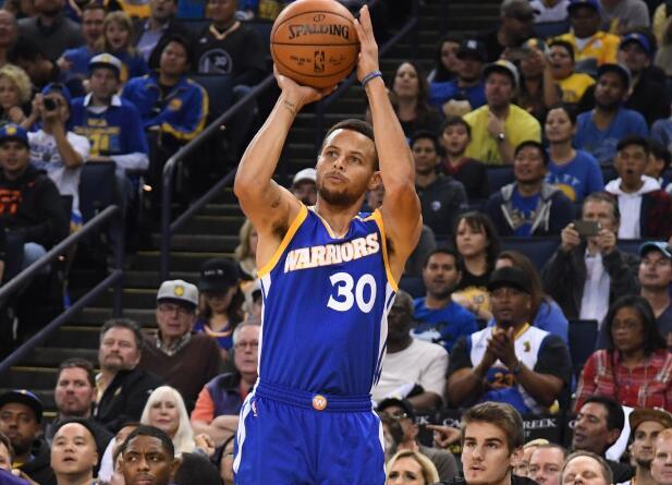 首节：阿杜被血布晃飞 勇士防守变漏勺陷被动