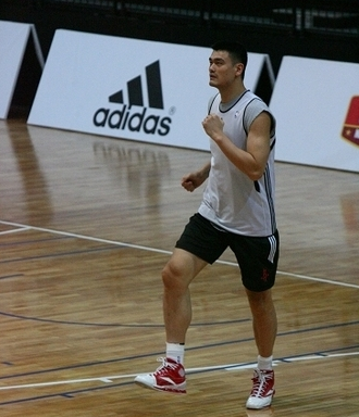 他是中国赛第一传奇 竟比肩乔丹碾压科比詹皇