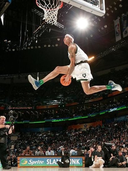 前NBA扣篮王格林加盟佛山 飞跃赌桌创造经典