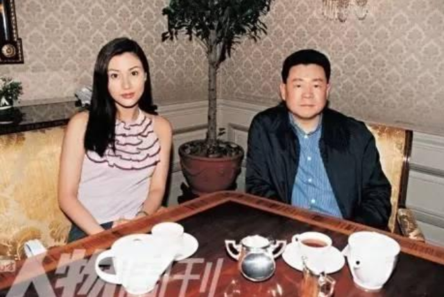 包养9个香港女星 买5亿钻石送女儿这个股神是谁?
