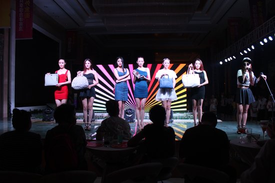 8月16日吴中万达广场奢侈品拍卖会梦幻收官