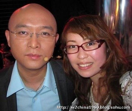 光头孟非是帅哥 老婆女儿家居照曝光