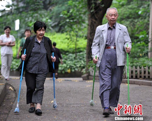 关注人口老年化_说说人口老龄化与国外养老的事儿(2)