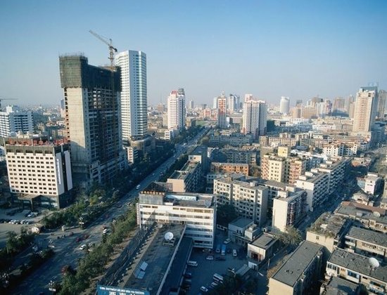 苏州经济欲赶超深圳 原因竟是贱卖土地?