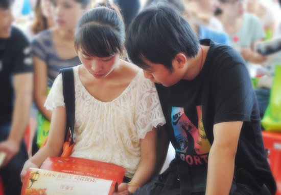 <em>单身女</em>售楼处<em>相亲</em> 一箭双雕老公房子两不误_房
