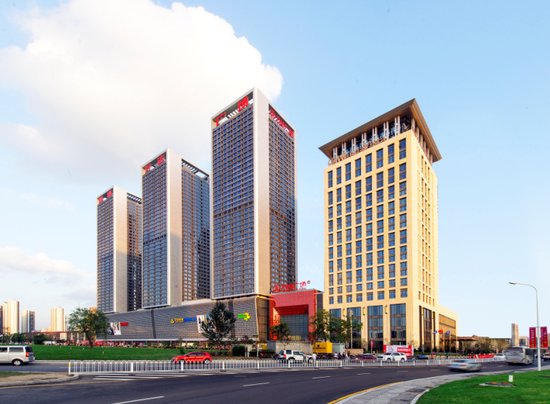 全城瞩目商务平台 万达中心样板间盛大开放