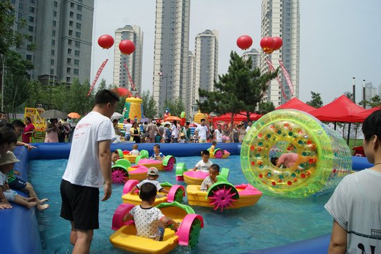 富海·澜湾半岛《水上嘉年华》活动首日人气爆