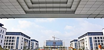 教园区中心共享区北连南师大泰州学院,南接南理工科技学院,东起春晖路图片
