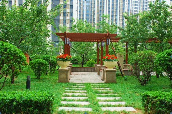 全面提升物业品质 专注业主100%满意