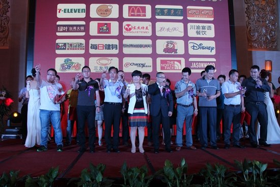 锦绣天地金街热袭丰南区 金色大厅奏响财富行