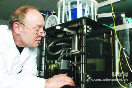 英科学家研制最精密人造胃 可用于药品测试