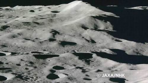 日本<em>月亮女神号</em>撞月前拍摄最后一组月球照片_