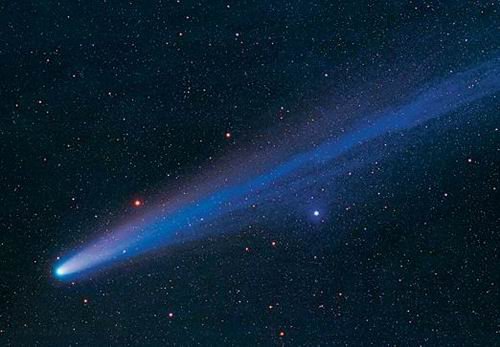百武彗星与地球近距离接触