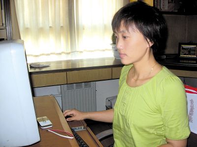 32岁家庭主妇网上接单月入万元(图)_互联网新