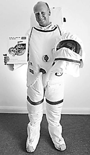 英国夫妻“倒卖月球”发大了 每英亩20英镑