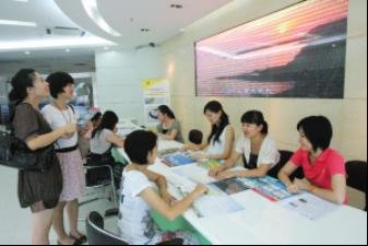 康佳移动结构LED显示屏亮相九洲国旅旗舰店_