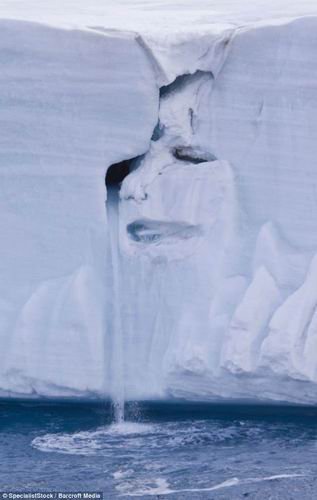挪威冰盖惊现哭泣人脸 气候变暖恶化(图)_玩转地球