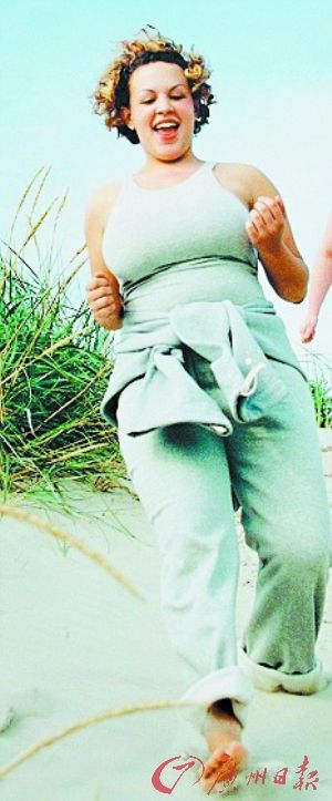 人类还在进化 400年后女性更矮更胖更健康