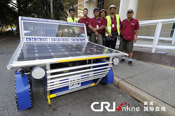 组图:澳大利亚举行世界太阳能车挑战赛_奇闻