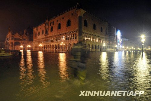 全球变暖威尼斯被淹：洪水袭击“水城”(图)