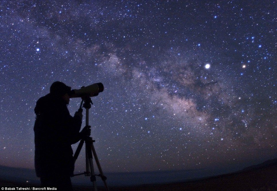 [转载]伊朗摄影师16年跋涉世界各地拍摄壮美星空