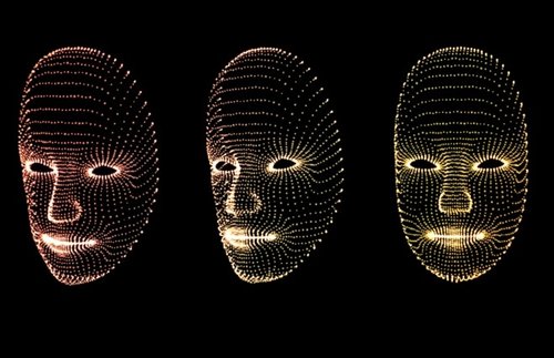 “机械荧火虫”在空中呈现壮观3D人脸(图)