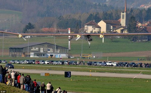 solar powered plane. Swiss test solar-powered