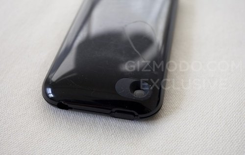 苹果iPhone 4G伪装术揭秘：采用特制塑料外壳