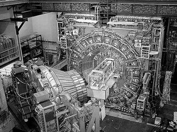 “神秘信号”渐强 费米对撞机或将发现新粒子