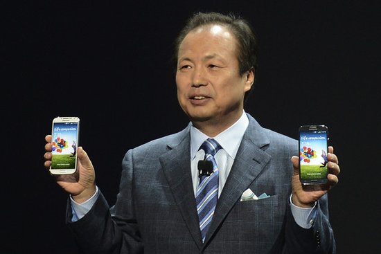 三星押宝Galaxy S4软件会重蹈iPhone 5覆辙？