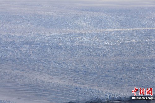 记者乘澳大利亚直升机航拍南极美景(组图)