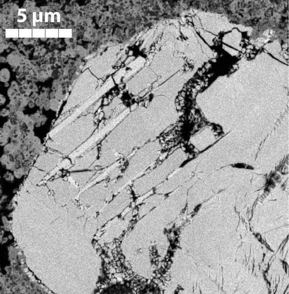 科学家发现陨石撞击形成的最坚硬矿物