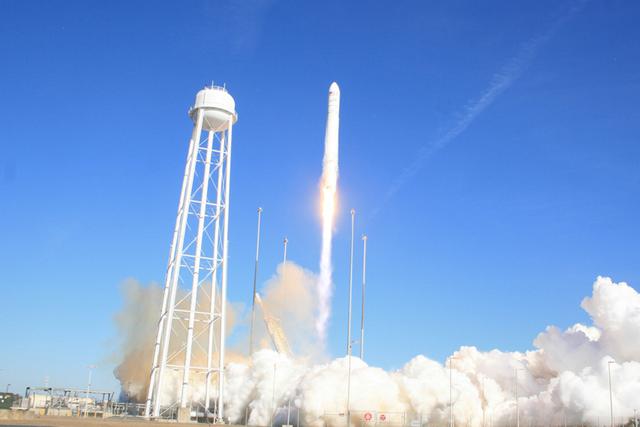 ATK公司测试Antares火箭:7月将再次发射