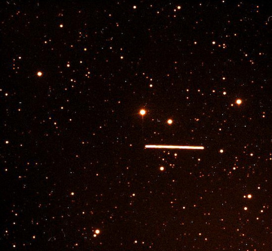 “潜在危险性”小行星2002-AM31掠过地球