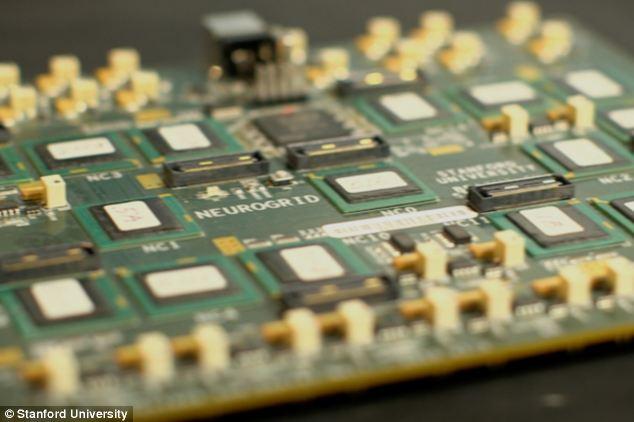 超级芯片电路板问世 比现有电脑快9000倍