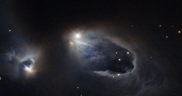 哈勃千里镜拍到恒星挨喷嚏：秒速数百千米