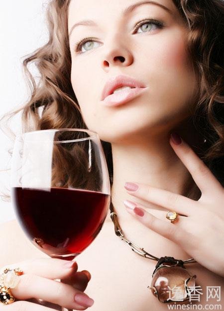 女性适量饮用葡萄酒更有利于聪明和健康
