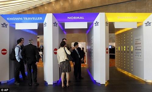 未来机场安检系统无须排队 能“闻到”爆炸物