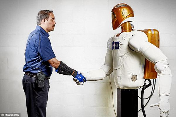 美国宇航局研发RoboGlove手套，让你拥有超人的握持力